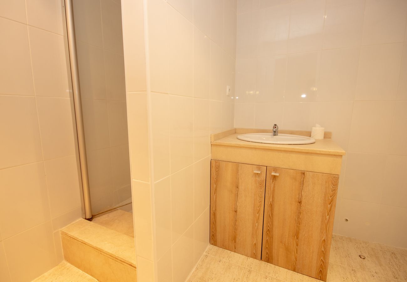 Apartamento en San Pedro de Alcántara - Apartamento de tres dormitorios en planta baja a poca distancia de todos los servicios