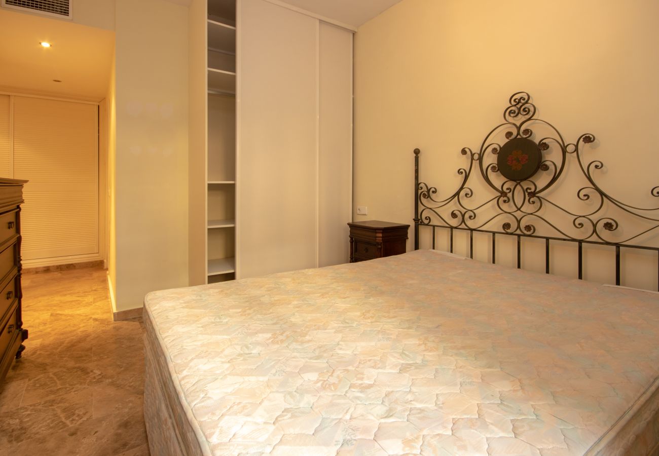 Apartamento en San Pedro de Alcántara - Apartamento de tres dormitorios en planta baja a poca distancia de todos los servicios