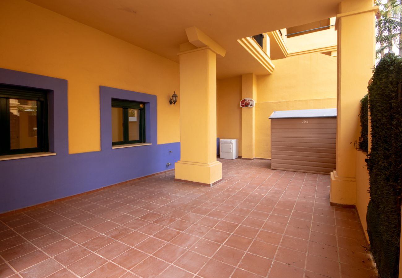 Apartamento en San Pedro de Alcántara - Apartamento de tres dormitorios en planta baja a poca distancia de todos los servicios