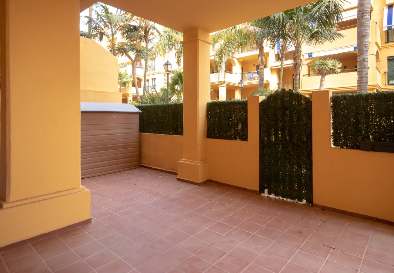 Apartamento en San Pedro de Alcántara - Apartamento de tres dormitorios en planta baja a poca distancia de todos los servicios