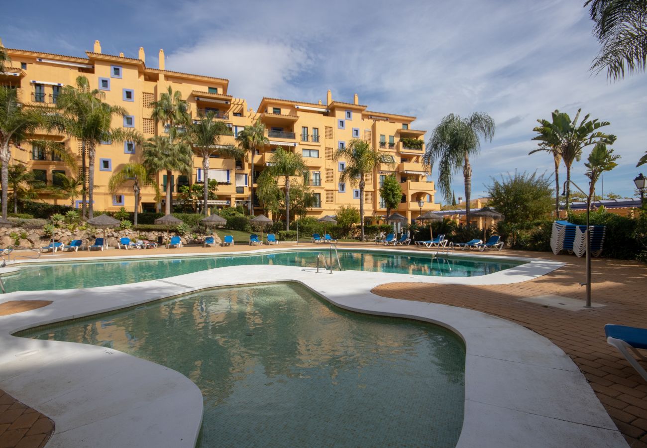 Apartamento en San Pedro de Alcántara - Apartamento de tres dormitorios en planta baja a poca distancia de todos los servicios