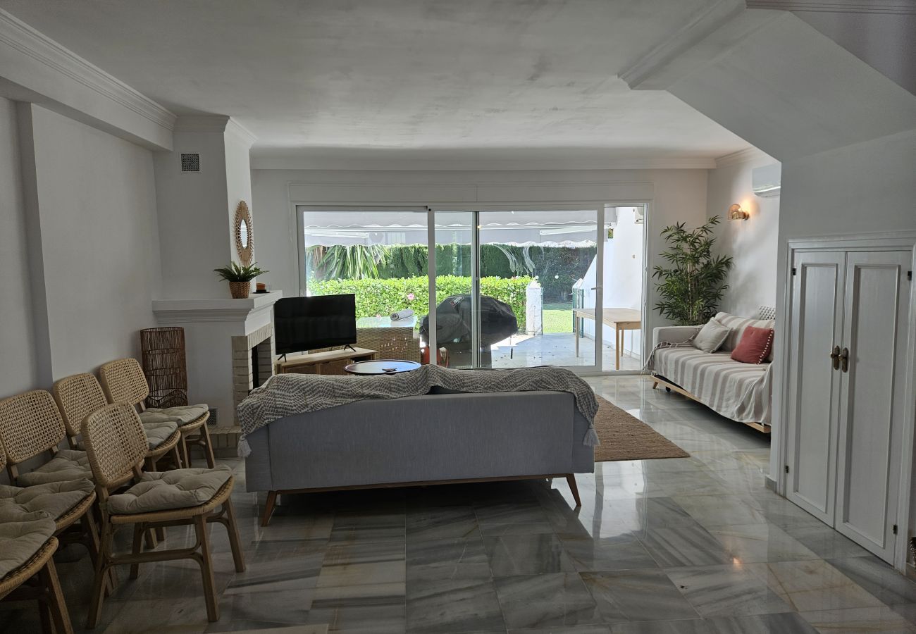 Casa adosada en San Pedro de Alcántara - Casa adosada de 3 habitaciones