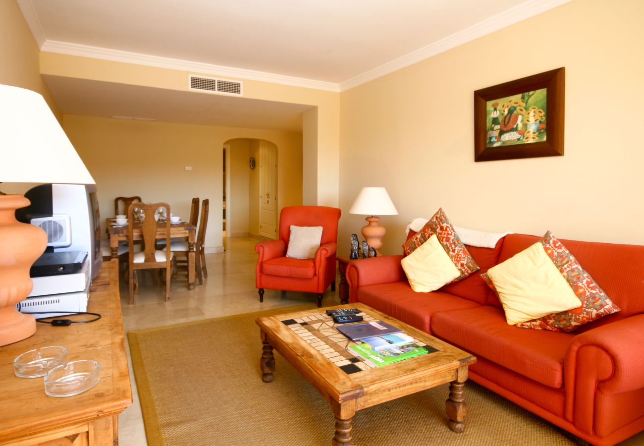 Apartamento en Marbella - Lujoso Apartamento de Dos Dormitorios Fabulosas Vistas al Golf