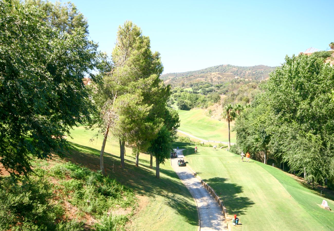 Apartamento en Marbella - Lujoso Apartamento de Dos Dormitorios Fabulosas Vistas al Golf