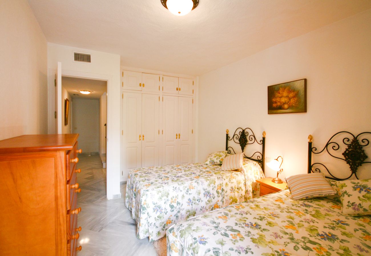 Casa adosada en Estepona - Casa adosada de tres dormitorios en Garden Beach Estepona