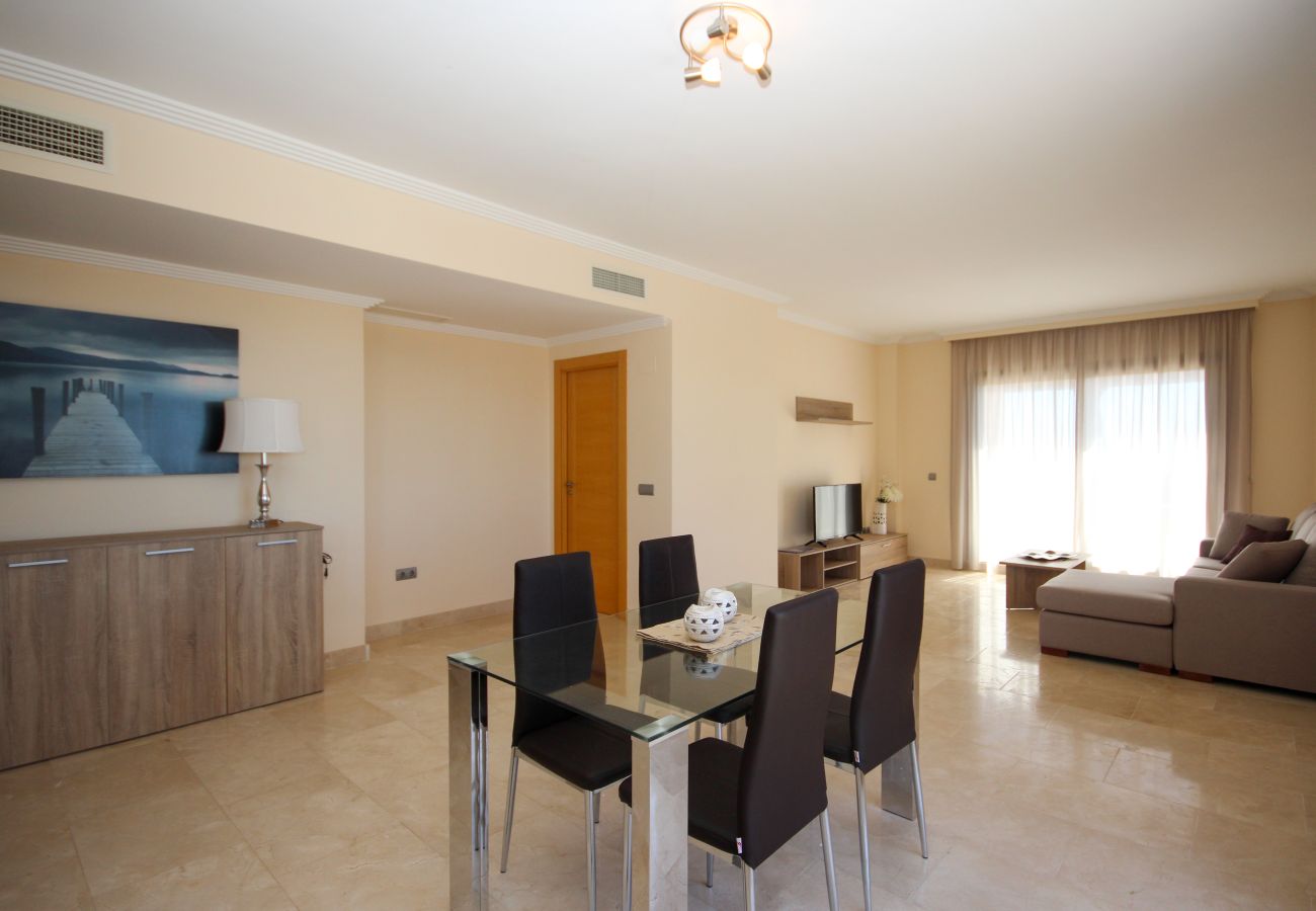 Apartamento en Benahavís - Atico de 2 dormitorios cerca de Benahavis con vistas impresionantes