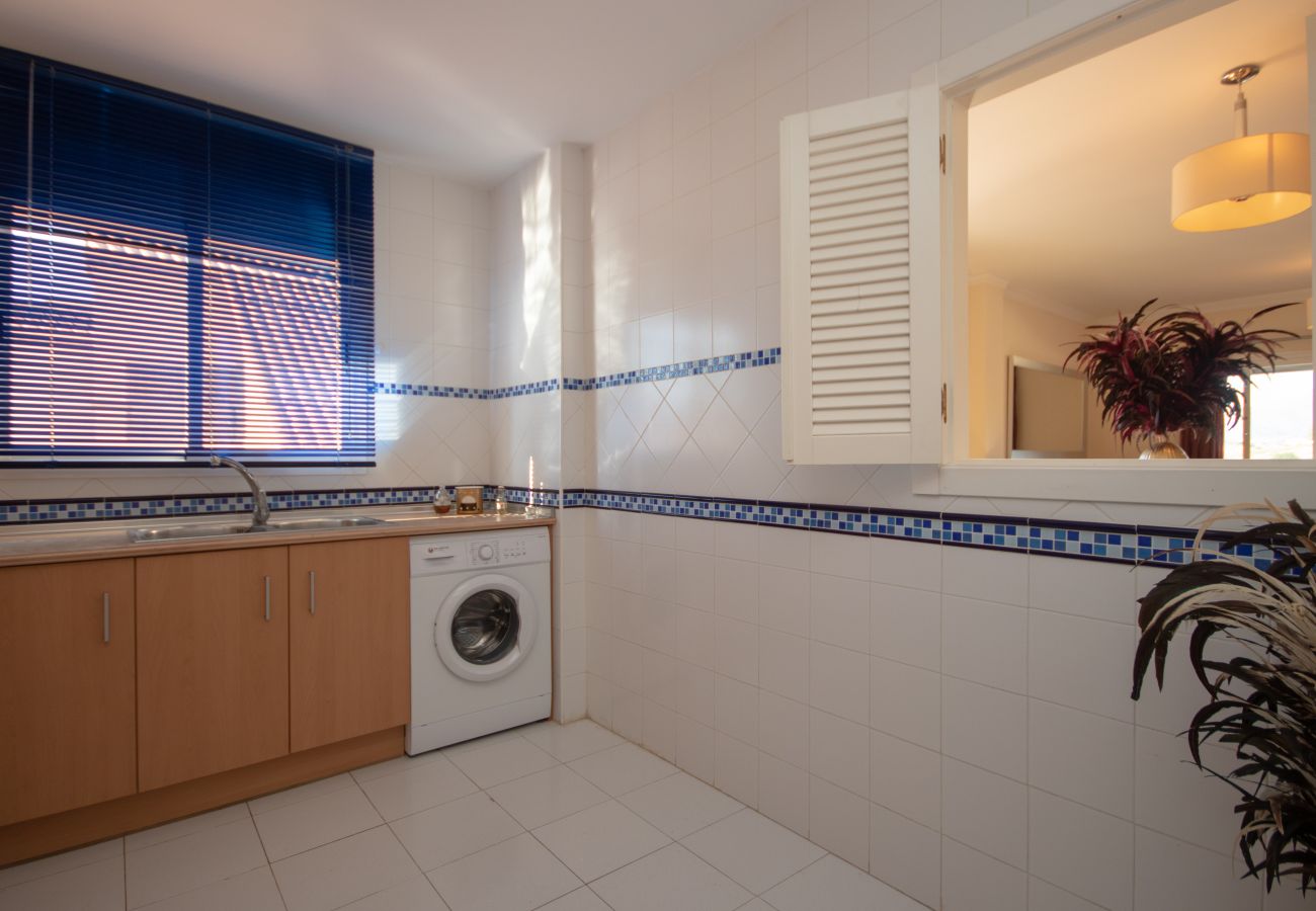 Apartamento en Mijas Costa - Apartamento de dos dormitorios en primera planta con vistas a la montaña