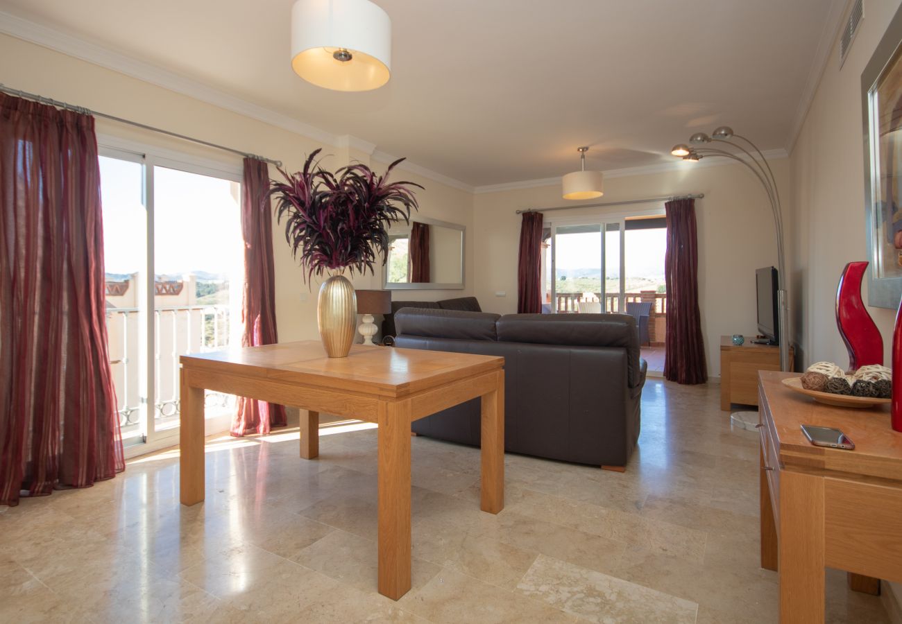 Apartamento en Mijas Costa - Apartamento de dos dormitorios en primera planta con vistas a la montaña