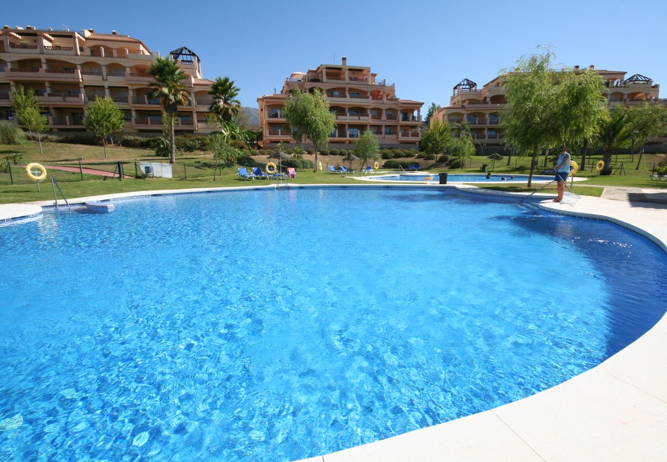 Apartamento en Mijas Costa - Apartamento de dos dormitorios en primera planta con vistas a la montaña