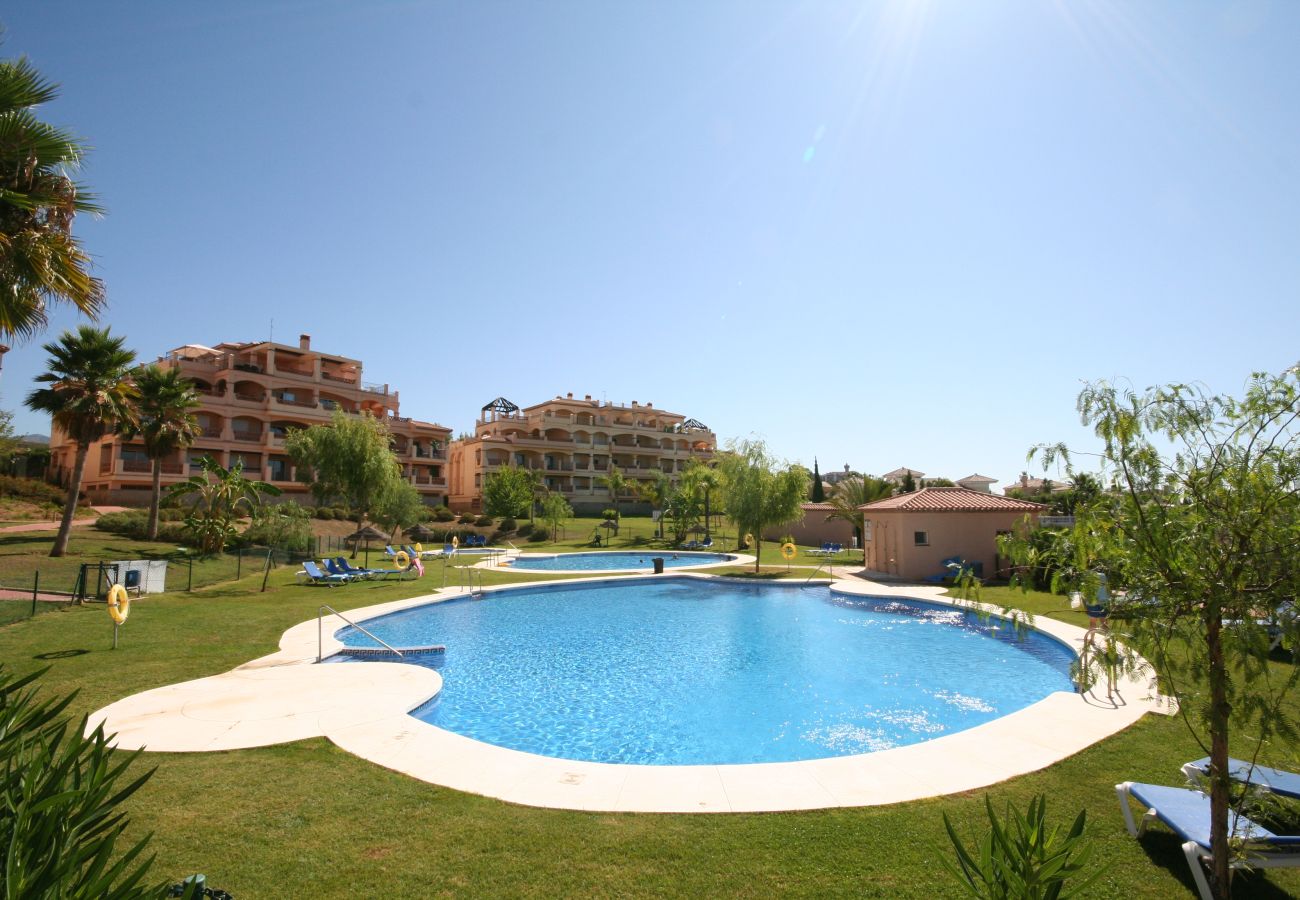 Apartamento en Mijas Costa - Apartamento de dos dormitorios en primera planta con vistas a la montaña
