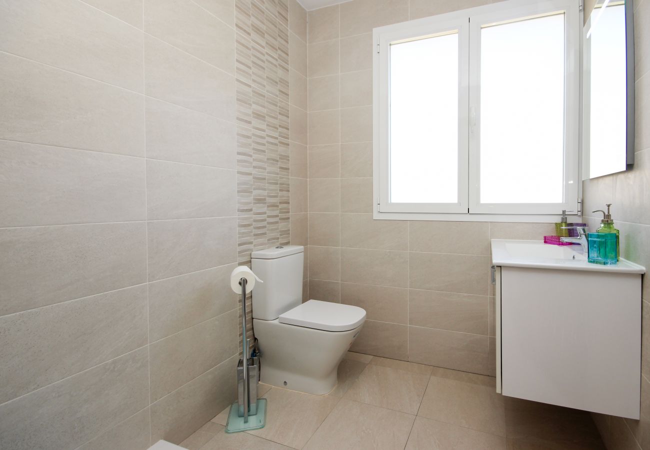 Villa en Mijas Costa -  Villa espectacular de 4 dormitorios en primera línea de golf con piscina privada y vistas al mar en La Cala de Mijas