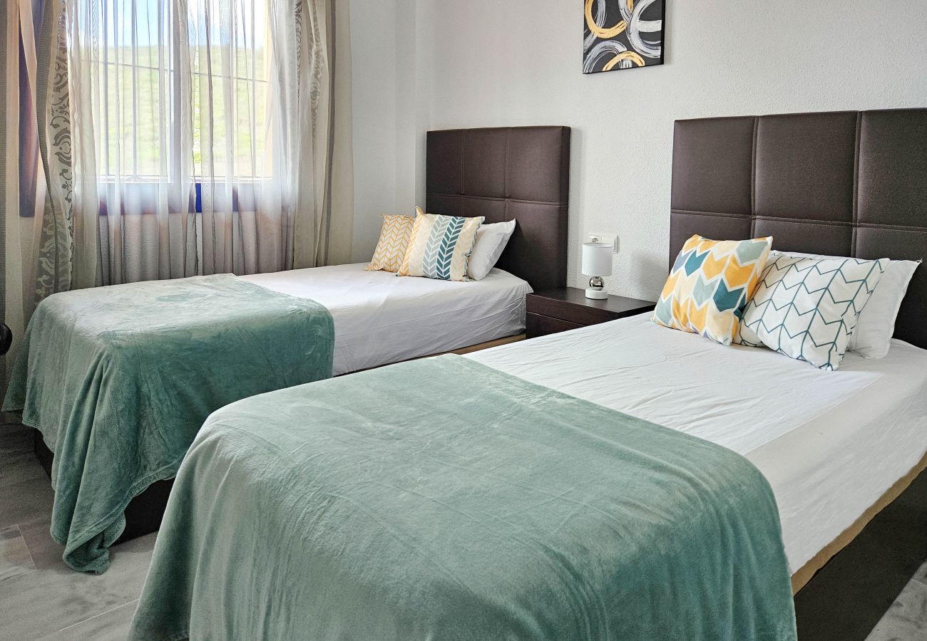 Apartamento en Manilva - Precioso ático dúplex con vistas al mar en Manilva