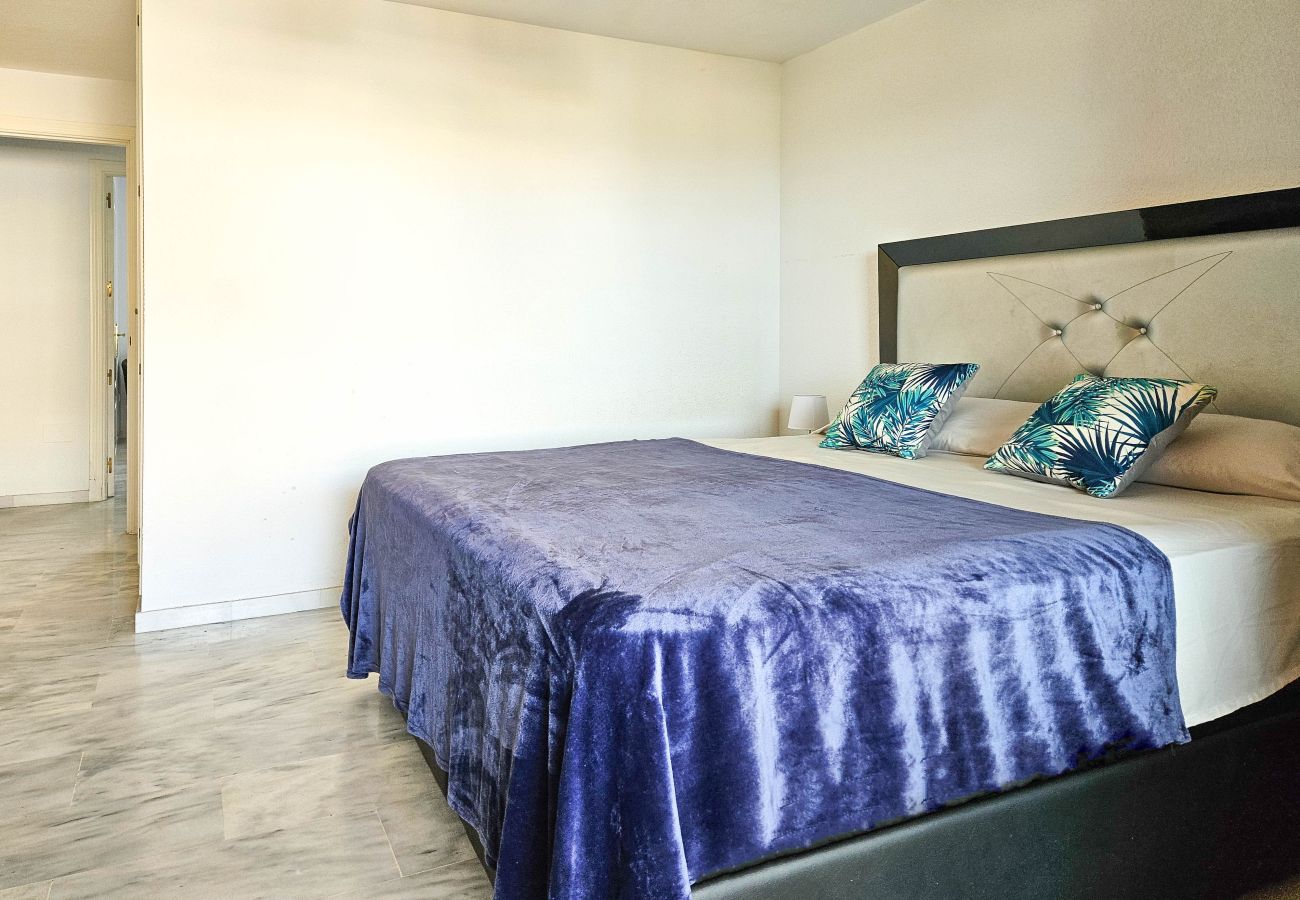 Apartamento en Manilva - Precioso ático dúplex con vistas al mar en Manilva