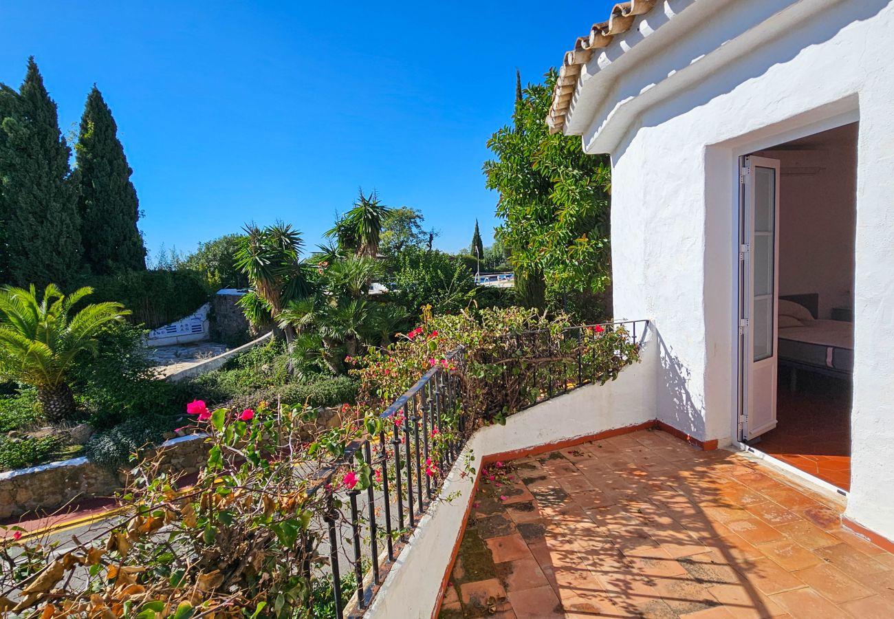 Casa adosada en Marbella - Casa adosada de tres dormitorios en Los Altos de Marbella