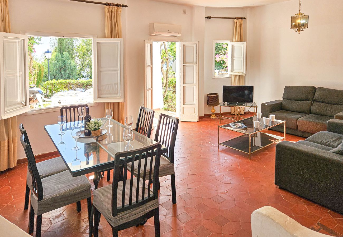 Casa adosada en Marbella - Casa adosada de tres dormitorios en Los Altos de Marbella