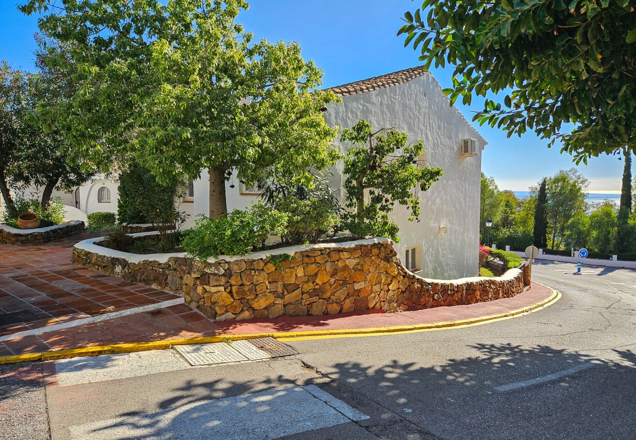 Casa adosada en Marbella - Casa adosada de tres dormitorios en Los Altos de Marbella