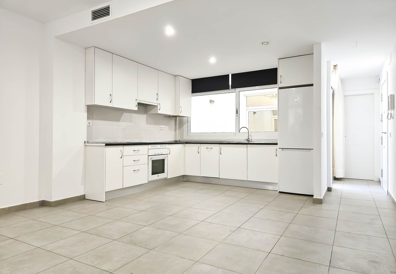 Apartamento en Mijas Costa - Apartamento de dos habitaciones sin amueblar en el centro de La Cala