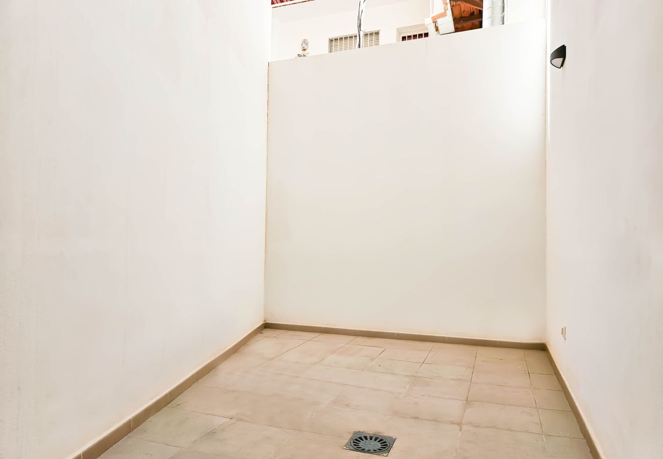 Apartamento en Mijas Costa - Apartamento de dos habitaciones sin amueblar en el centro de La Cala