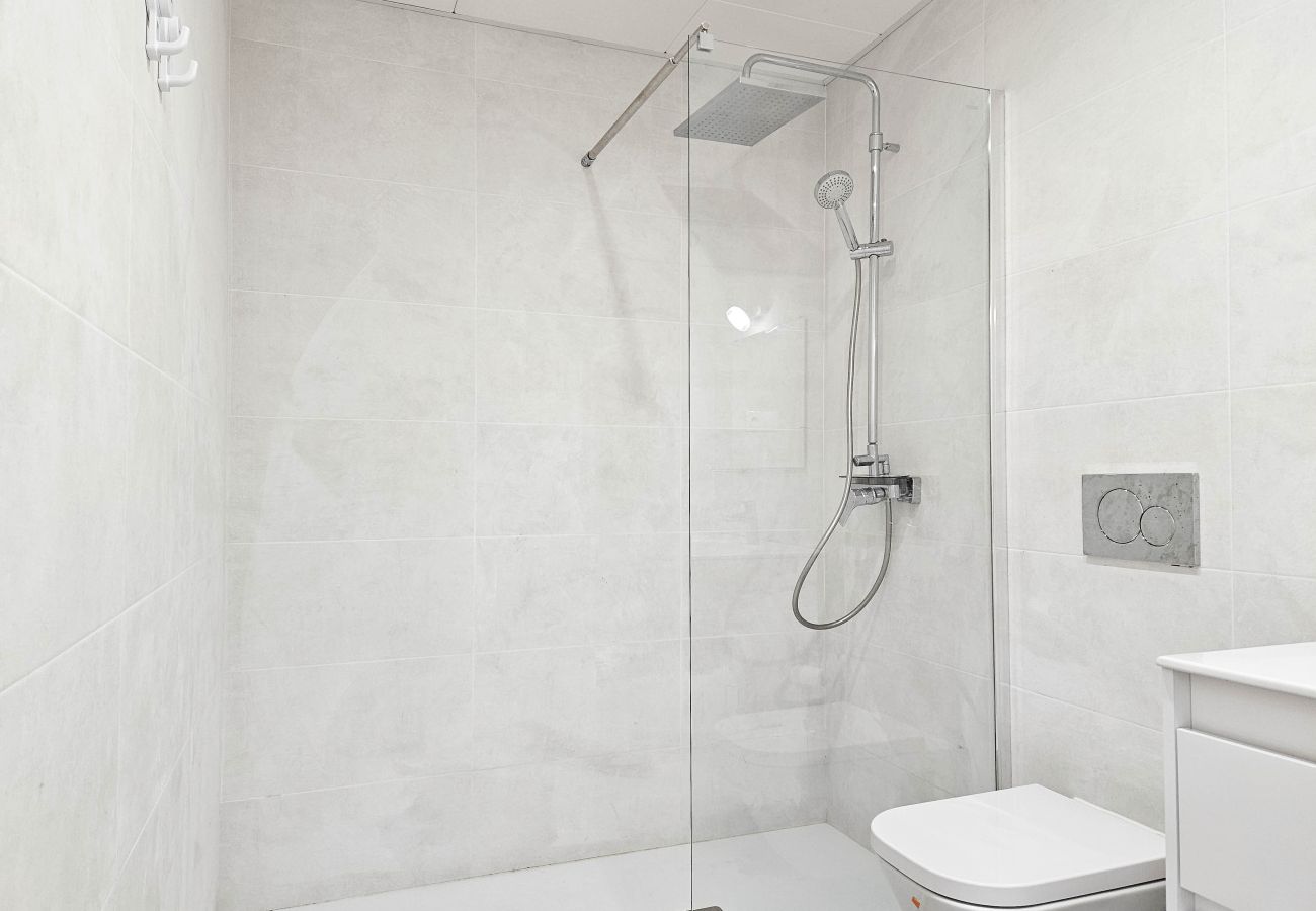 Apartamento en Mijas Costa - Apartamento de dos habitaciones sin amueblar en el centro de La Cala