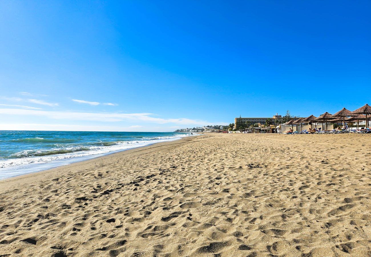 Apartamento en Mijas Costa - Apartamento de dos habitaciones sin amueblar en el centro de La Cala