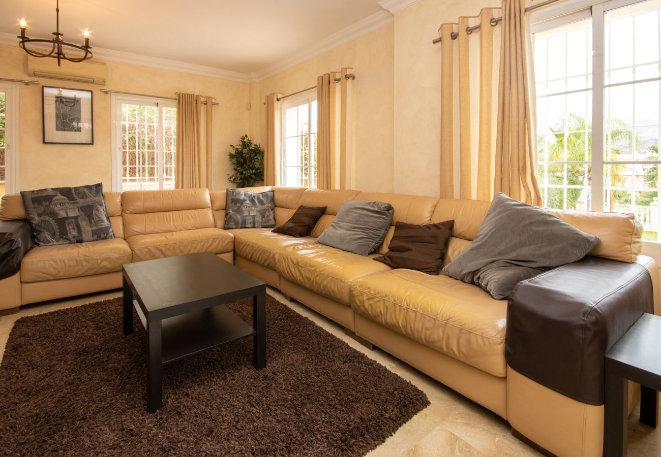 Villa en Mijas Costa - Villa de cuatro dormitorios en alquiler en Mijas Costa