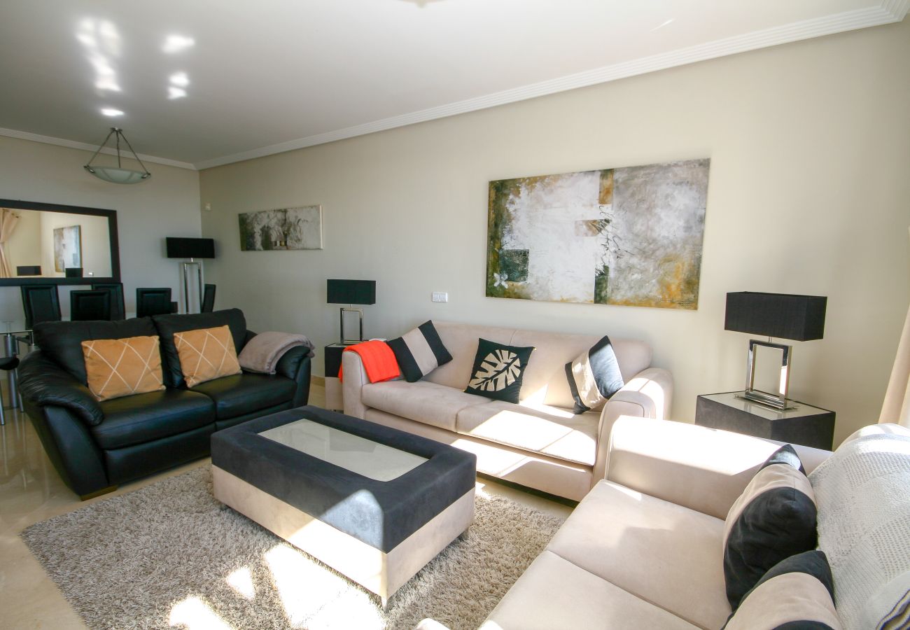 Apartamento en Benahavís - Atico de 3 dormitorios en el golf