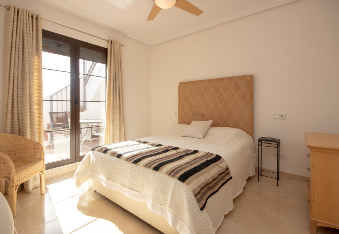 Apartamento en Benahavís - Atico de 3 dormitorios en el golf