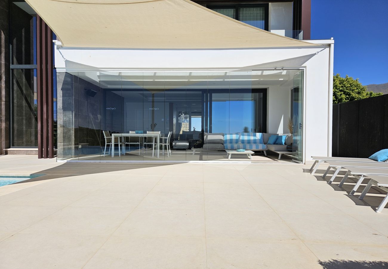 Villa en Estepona - Villa de lujo de 4 dormitorios en Valle Romano, Estepona con piscina infinita privada y magníficas vistas