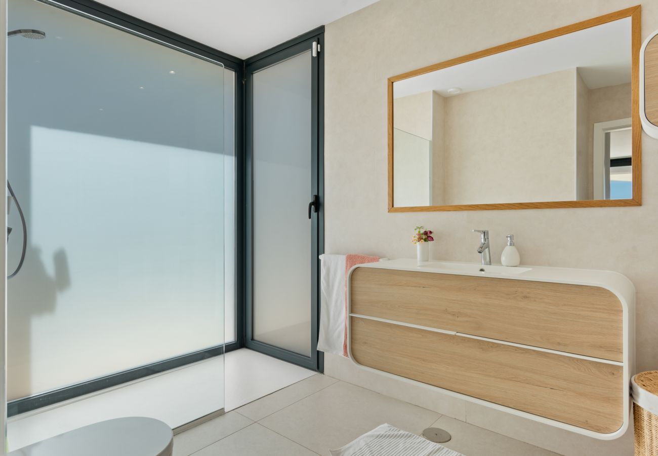 Villa en Estepona - Villa de lujo de 4 dormitorios en Valle Romano, Estepona con piscina infinita privada y magníficas vistas