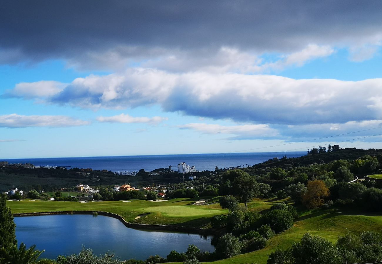 Villa en Estepona - Villa de lujo de 4 dormitorios en Valle Romano, Estepona con piscina infinita privada y magníficas vistas