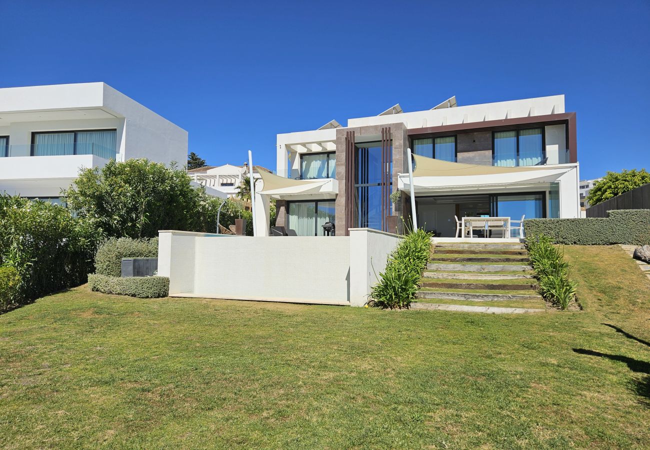 Villa en Estepona - Villa de lujo de 4 dormitorios en Valle Romano, Estepona con piscina infinita privada y magníficas vistas