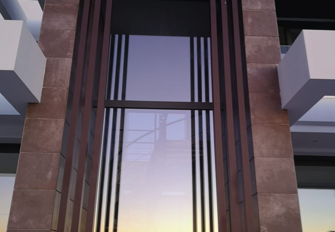 Villa en Estepona - Villa de lujo de 4 dormitorios en Valle Romano, Estepona con piscina infinita privada y magníficas vistas