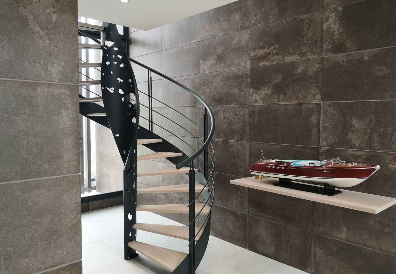 Villa en Estepona - Villa de lujo de 4 dormitorios en Valle Romano, Estepona con piscina infinita privada y magníficas vistas