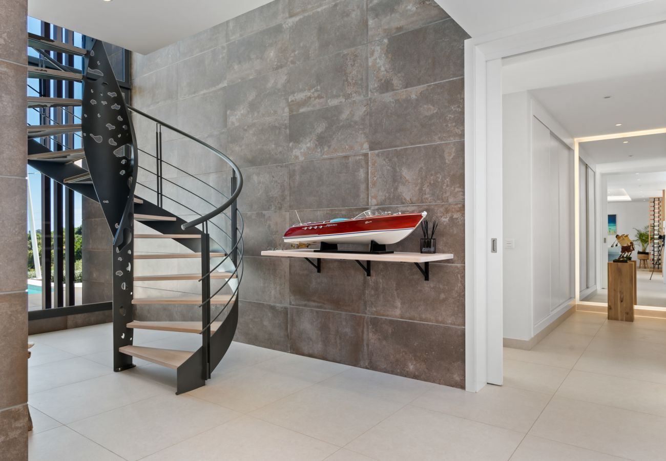 Villa en Estepona - Villa de lujo de 4 dormitorios en Valle Romano, Estepona con piscina infinita privada y magníficas vistas