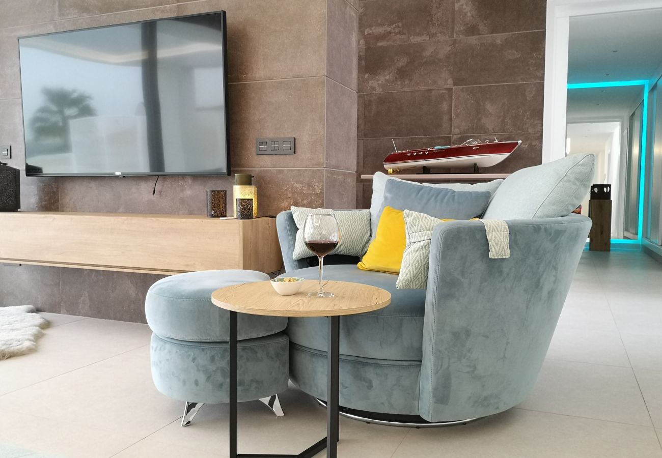 Villa en Estepona - Villa de lujo de 4 dormitorios en Valle Romano, Estepona con piscina infinita privada y magníficas vistas