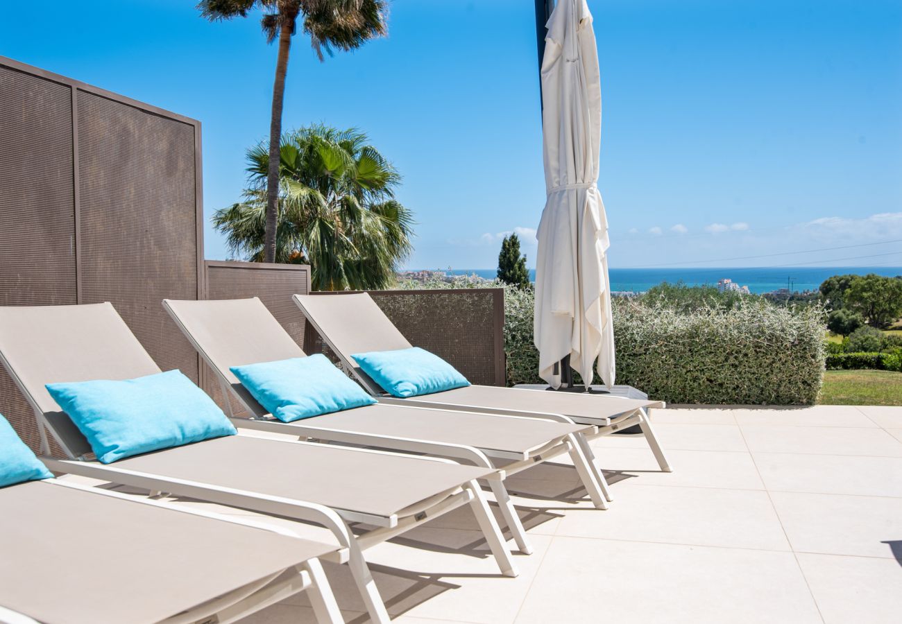 Villa en Estepona - Villa de lujo de 4 dormitorios en Valle Romano, Estepona con piscina infinita privada y magníficas vistas