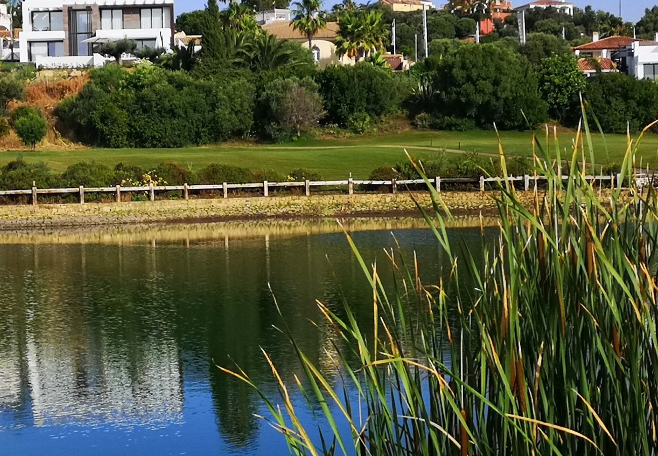 Villa en Estepona - Villa de lujo de 4 dormitorios en Valle Romano, Estepona con piscina infinita privada y magníficas vistas