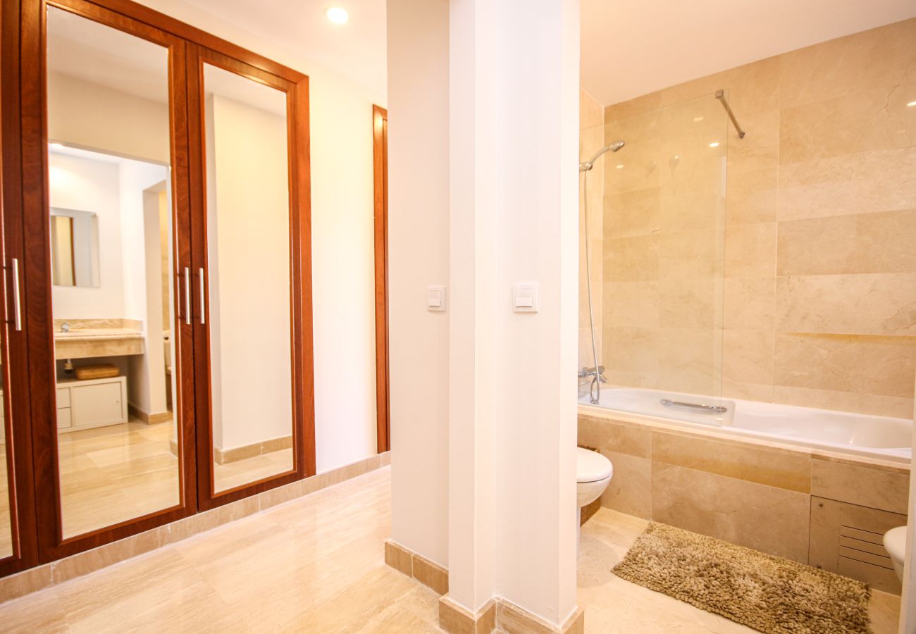 Apartamento en Estepona - Apartamento de tres habitaciones en Doña Lucia Resort