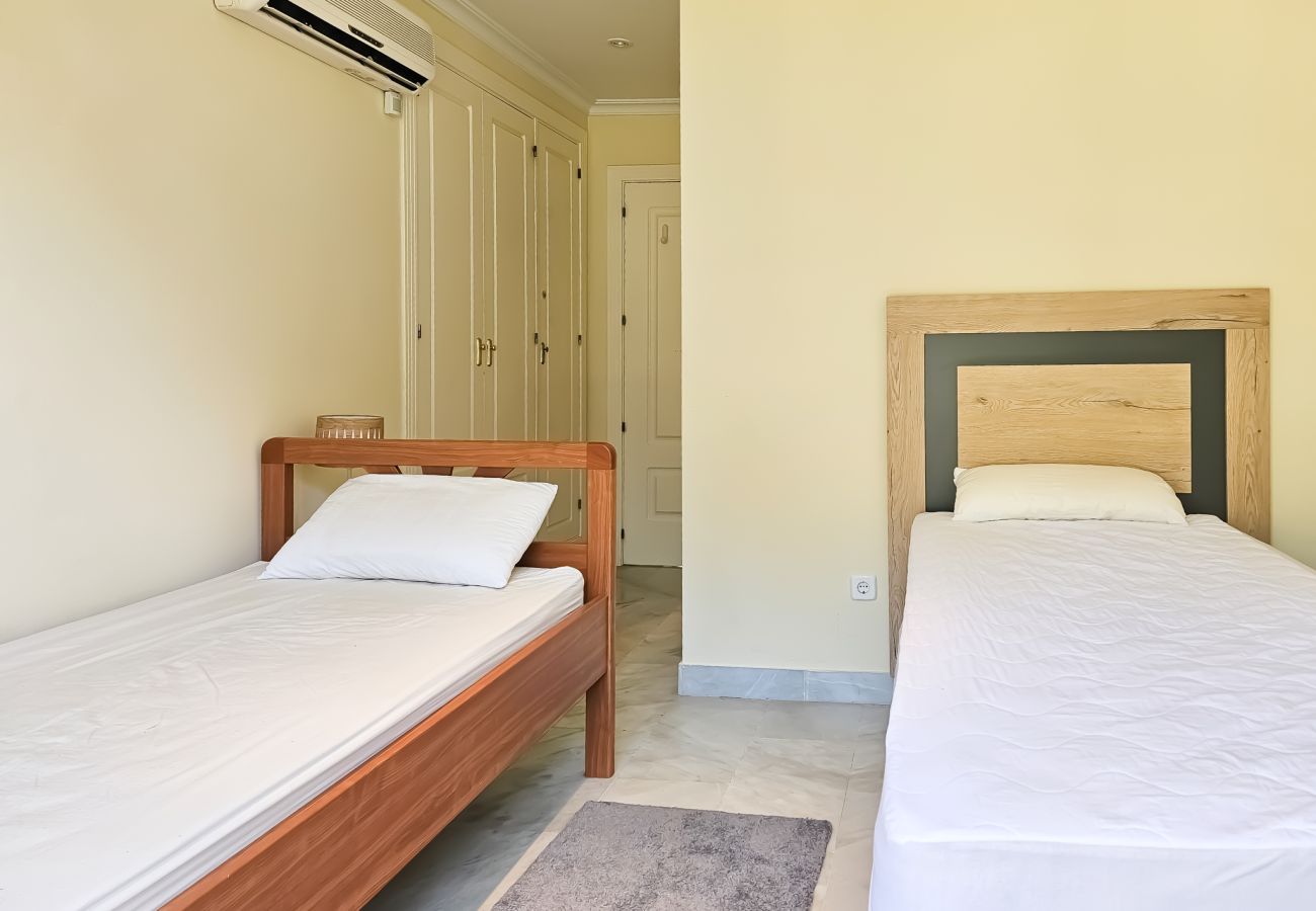 Apartamento en Puerto Banus - Apartamento de dos habitaciones en Nueva Andalucia