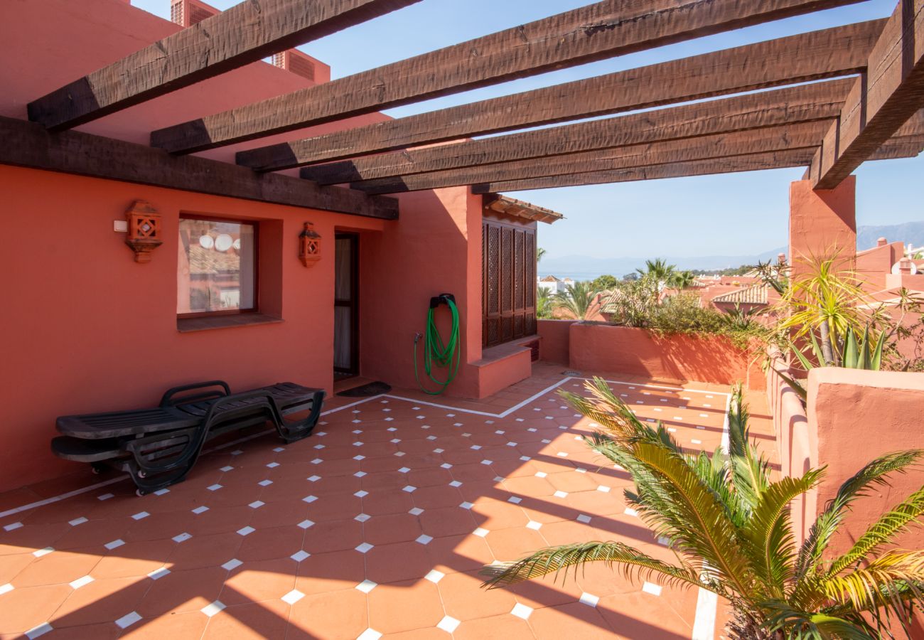 Apartamento en Marbella - Apartamento ático de 3 dormitorios en Elviria, cerca del mar