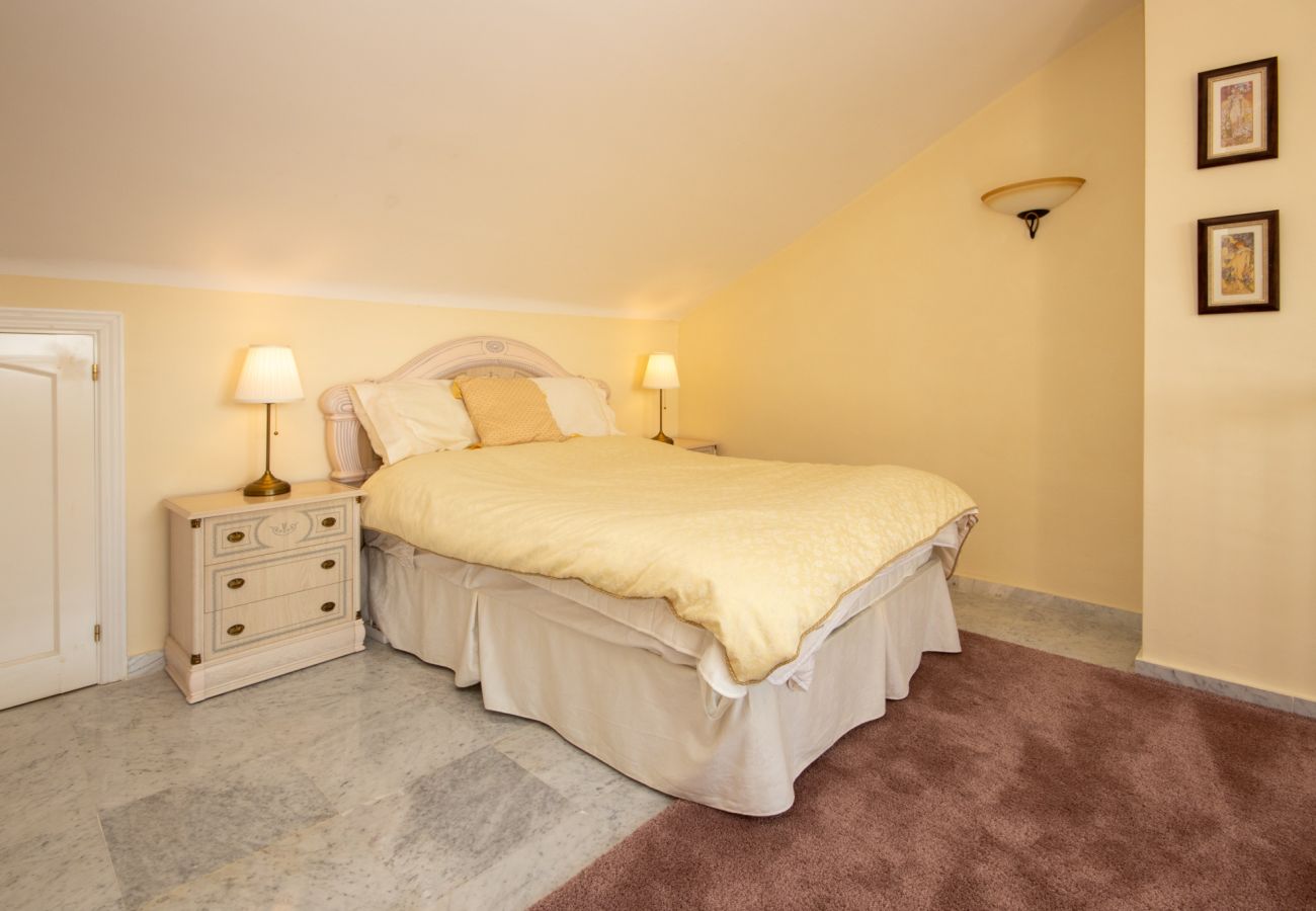 Apartamento en Alhaurín el Grande - Apartamento ático de 3 dormitorios en Alhaurín Golf