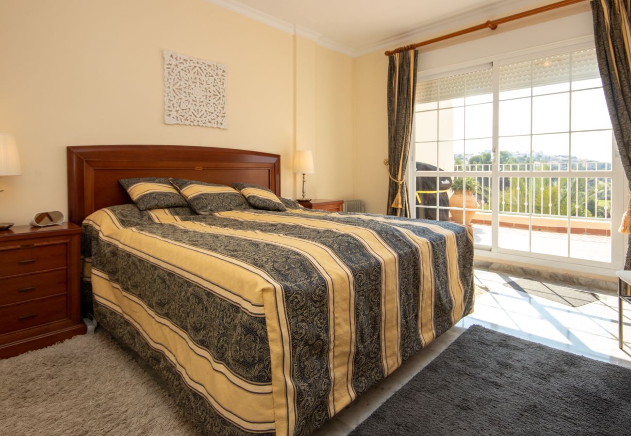 Apartamento en Alhaurín el Grande - Apartamento ático de 3 dormitorios en Alhaurín Golf