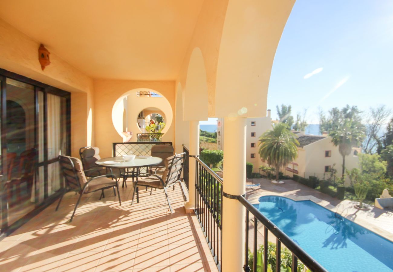 Apartamento en Mijas Costa - Apartamento de dos dormitorios en Torrenueva en un complejo popular a pocos pasos de la playa.