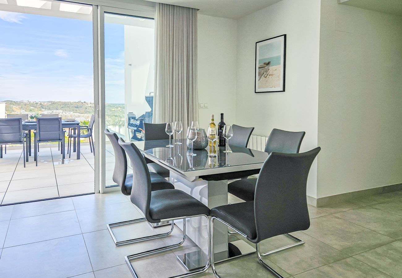 Apartamento en La Cala de Mijas - 2nd floor Large Terrace & Pool views Casa Banderas