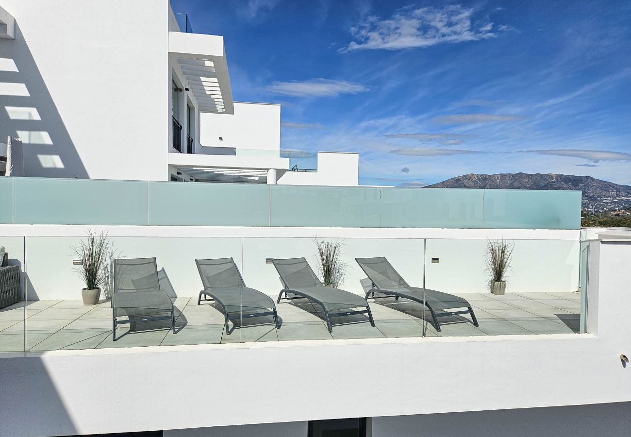 Apartamento en La Cala de Mijas - 2nd floor Large Terrace & Pool views Casa Banderas