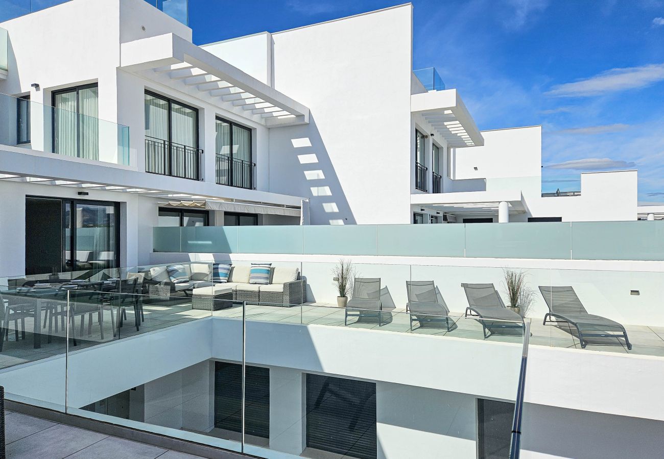 Apartamento en La Cala de Mijas - 2nd floor Large Terrace & Pool views Casa Banderas