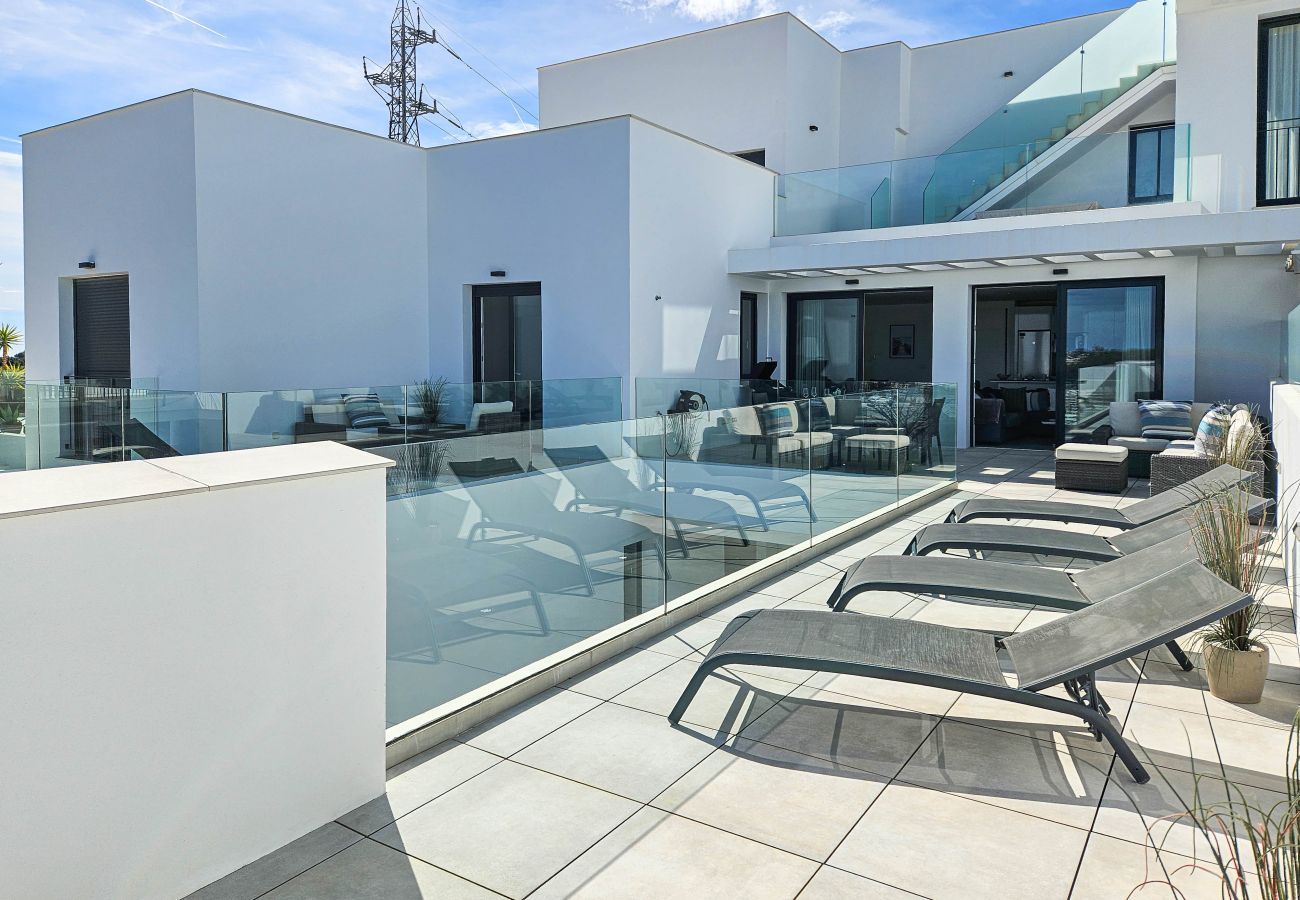 Apartamento en La Cala de Mijas - 2nd floor Large Terrace & Pool views Casa Banderas