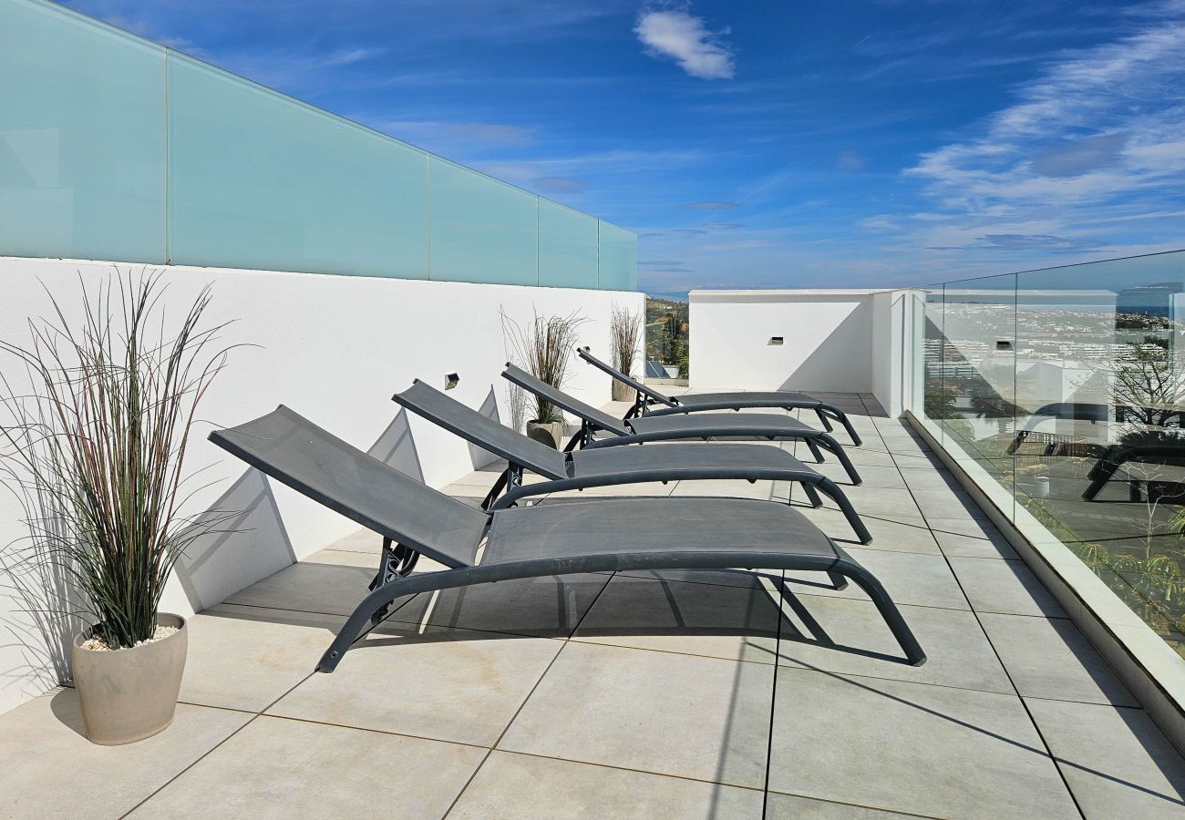 Apartamento en La Cala de Mijas - 2nd floor Large Terrace & Pool views Casa Banderas