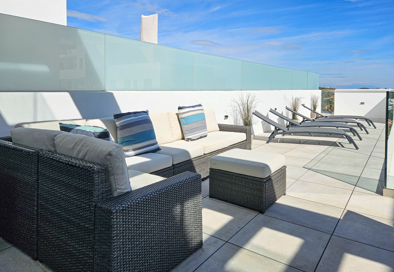 Apartamento en La Cala de Mijas - 2nd floor Large Terrace & Pool views Casa Banderas