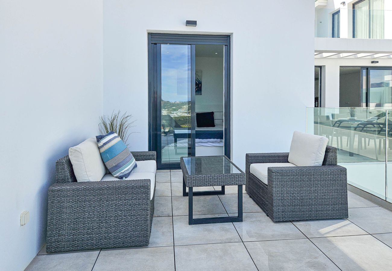 Apartamento en La Cala de Mijas - 2nd floor Large Terrace & Pool views Casa Banderas